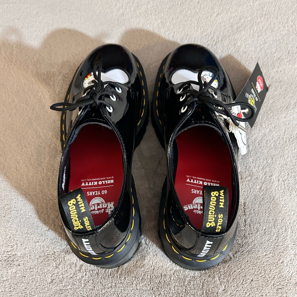 🔥❤️😻Dr. Martens 1461 QUAD HK Hello Kitty Patent Lamper+Hydro Leather😻❤️🔥 - Picture 9 of 16